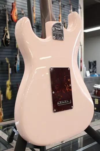 Fender - Limited Edition American Professional II Stratocaster with Case - Shell Pink 2